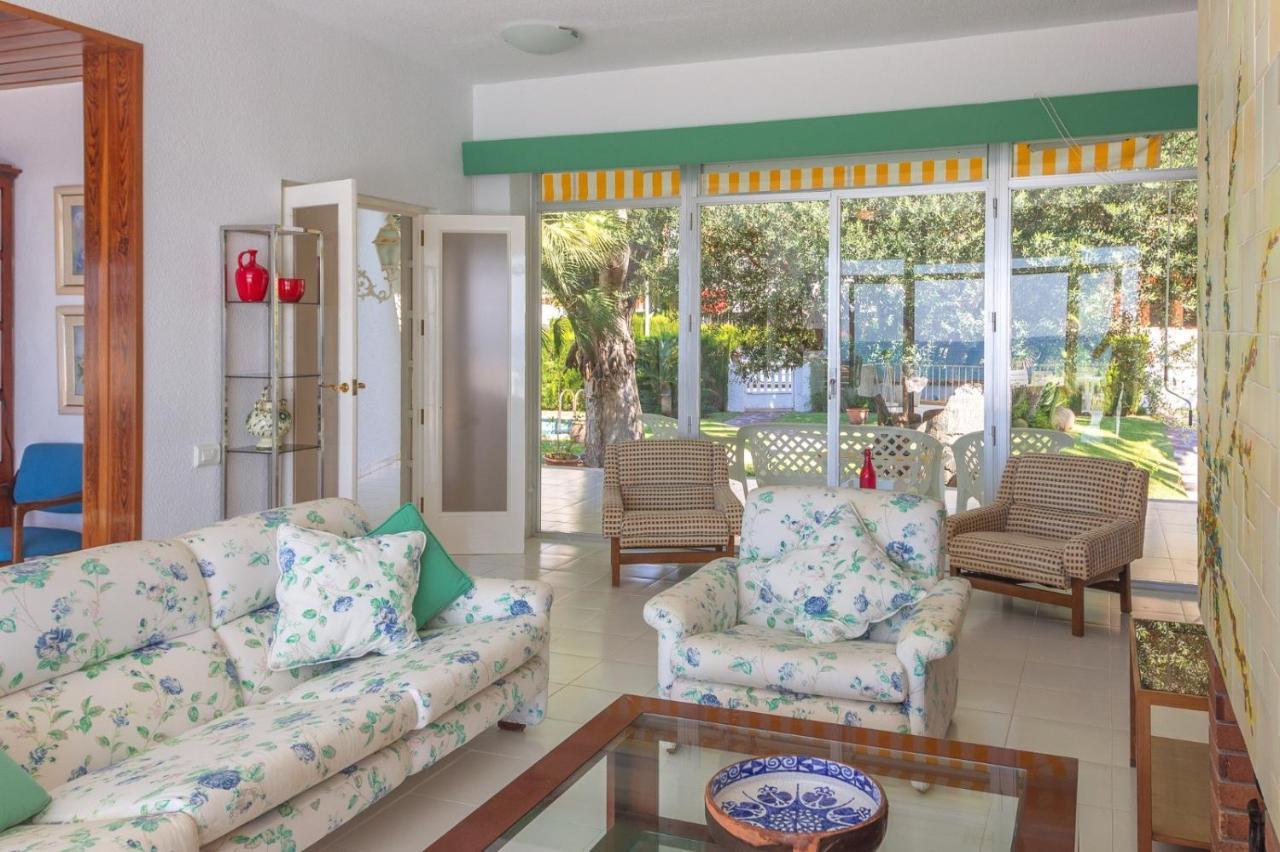 Magnifica Villa Aireola Frente Al Mar ベニカシム エクステリア 写真